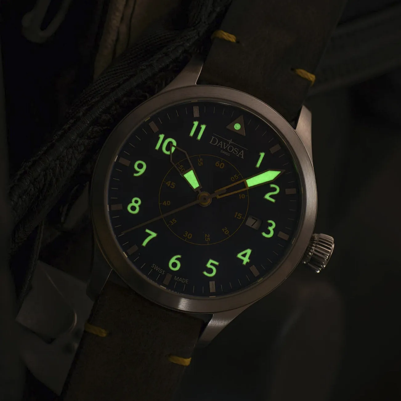 Davosa Neoteric Pilot montre automatique 42 mm chiffres arabes
