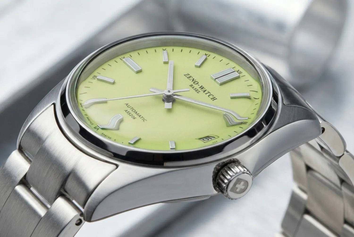 Zeno-Watch Basel Super Robust Automatic small II montre unisexe